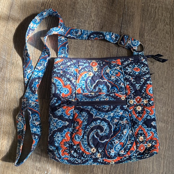 Vera Bradley Crossbody Purse in Navy and Red - Picture 1 of 4
